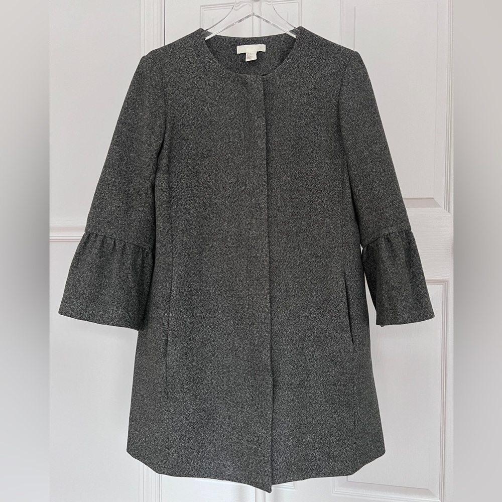 H&M gray coat collarless zip front ruffled bell sleeves Women's US8 EU38 - Picture 3 of 11